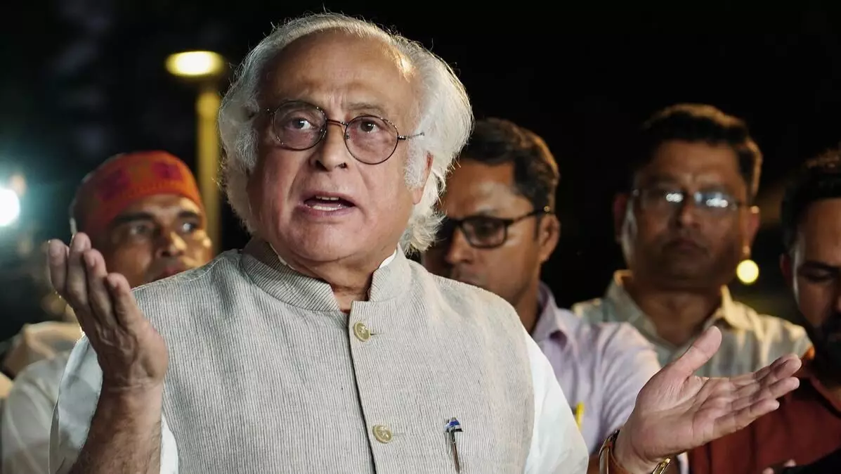 Congress: ఐడీబీఐ బ్యాంక్ విక్రయంపై కాంగ్రెస్ విమర్శలు.. మోదీ ప్రభుత్వ ఒప్పందాల పారదర్శకతపై ప్రశ్నలు Congress: ఐడీబీఐ బ్యాంక్ విక్రయంపై కాంగ్రెస్ విమర్శలు.. మోదీ ప్రభుత్వ ఒప్పందాల పారదర్శకతపై ప్రశ్నలు