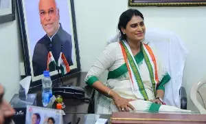 YS Sharmila: యలహంక ఆస్తి వివాదం.. కుమార్తె వివాహం వేరే చోట నిర్వహిస్తాం: వైఎస్ షర్మిల YS Sharmila: యలహంక ఆస్తి వివాదం.. కుమార్తె వివాహం వేరే చోట నిర్వహిస్తాం: వైఎస్ షర్మిల