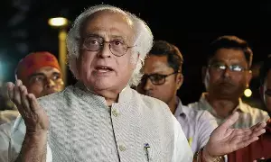 Congress: ఐడీబీఐ బ్యాంక్ విక్రయంపై కాంగ్రెస్ విమర్శలు.. మోదీ ప్రభుత్వ ఒప్పందాల పారదర్శకతపై ప్రశ్నలు Congress: ఐడీబీఐ బ్యాంక్ విక్రయంపై కాంగ్రెస్ విమర్శలు.. మోదీ ప్రభుత్వ ఒప్పందాల పారదర్శకతపై ప్రశ్నలు