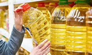 Cooking Oil: పండుగల వేళ వంటింట్లో మంటలు.. టాక్స్ తగ్గించినా తగ్గని వంటనూనెల ధరలు